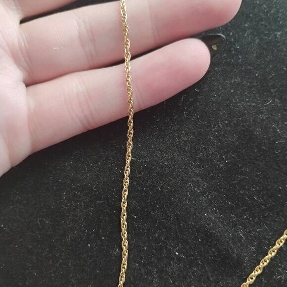 Unique floral necklace - Picture 5 of 5